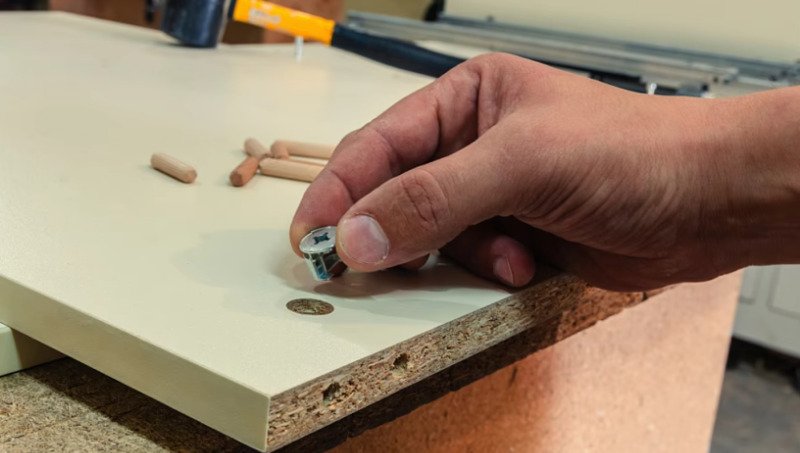 MDF board durability test showing water resistance, screw holding strength, and edge wear