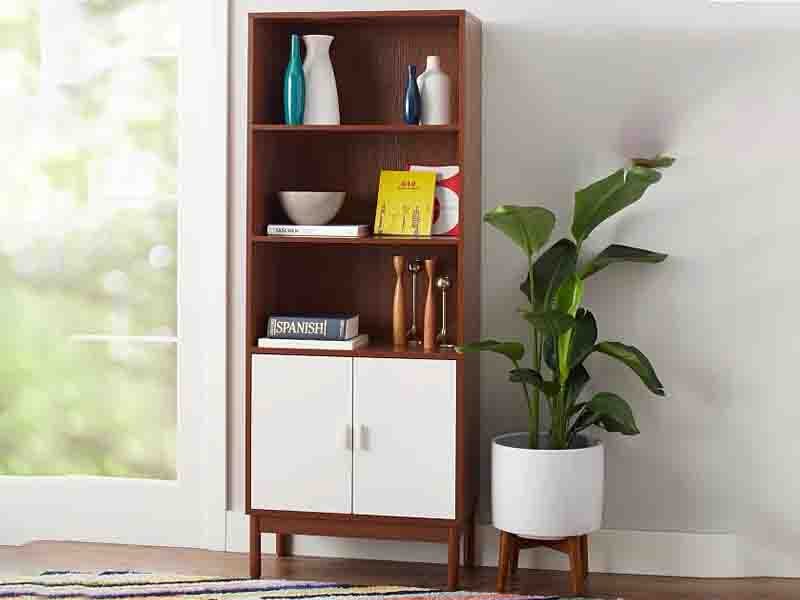 White high-gloss MDF bookshelf with mirrored finish and adjustable glass shelves
